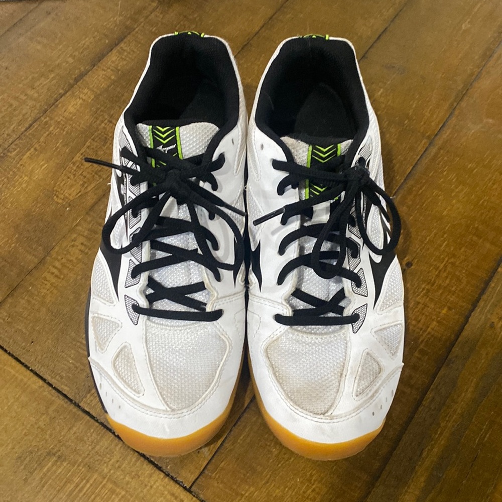 Mizuno volleyball shoes